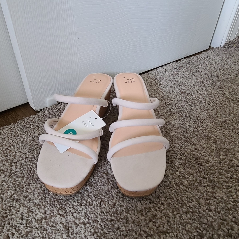 Summer wedges